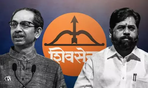 Maharashtra Politcal Crisis : рд╢рд┐рдВрджреЗ рдЧреБрдЯ рдХреЗ рдЦрд┐рд▓рд╛рдл рдЙрджреНрдзрд╡ рдард╛рдХрд░реЗ рдХрд╛ рдмреЬрд╛ рдПрдХреНрд╢рди, 9 рдмрд╛рдЧреА рдордВрддреНрд░рд┐рдпреЛрдВ рдХреЗ рд╡рд┐рднрд╛рдЧ рдЫреАрдиреЗ Maharashtra Politcal Crisis : рд╢рд┐рдВрджреЗ рдЧреБрдЯ рдХреЗ рдЦрд┐рд▓рд╛рдл рдЙрджреНрдзрд╡ рдард╛рдХрд░реЗ рдХрд╛ рдмреЬрд╛ рдПрдХреНрд╢рди, 9 рдмрд╛рдЧреА рдордВрддреНрд░рд┐рдпреЛрдВ рдХреЗ рд╡рд┐рднрд╛рдЧ рдЫреАрдиреЗ