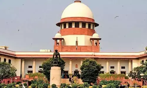 भारतीय रिजर्व बैंक ने सुप्रीम कोर्ट में रखा सरकार का पक्ष, जजों में हुई गरमागरम बहस भारतीय रिजर्व बैंक ने सुप्रीम कोर्ट में रखा सरकार का पक्ष, जजों में हुई गरमागरम बहस