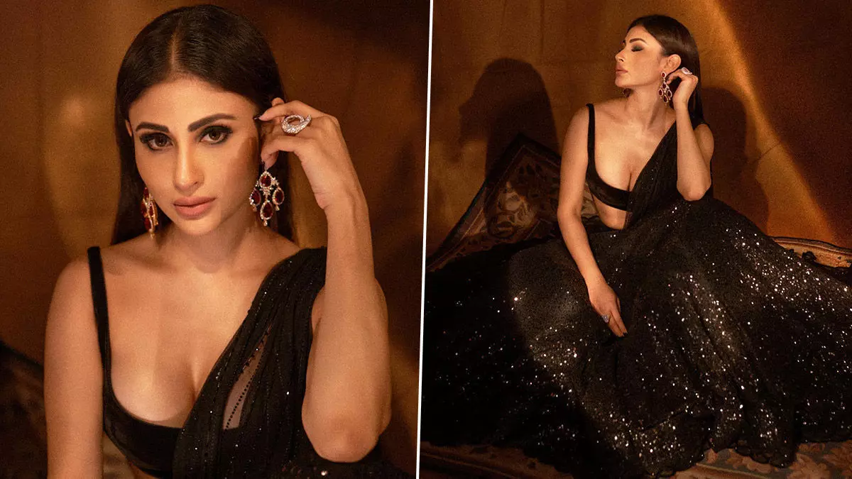 Mouni Roy ने डीप नेक ब्लाउज पहन हॉटनेस का लगाया तड़का, दीवाने हुए यूजर्स ने की फायर ईमोजी की बरसात