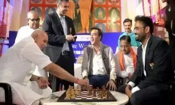 शतरंज ओलंपियाड रिले पहुंची गोरखपुर, गोरखनाथ मंदिर में हुआ भव्य स्वागत