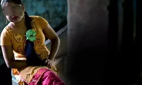 वैश्या--...और अचानक से धड़कन नापने वाली मशीन का सम्पर्क टूट जाता है,और राजू धम्म से बेड पर गिरकर मुर्दे की तरह मूर्छित हो जाता है, भाग 7