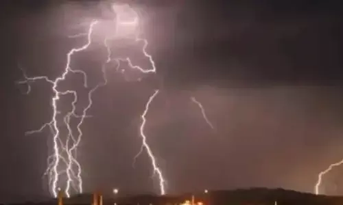 यूपी में मौत बनकर बरसी बारिश, आकाशीय बिजली गिरने से 19 लोगों की मौत