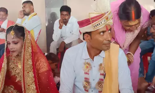 जब ससुर ने बाप बनकर विधवा बहू को बेटी बनाकर विदा, फिर फफक फफक कर रोए जब ससुर ने बाप बनकर विधवा बहू को बेटी बनाकर विदा, फिर फफक फफक कर रोए