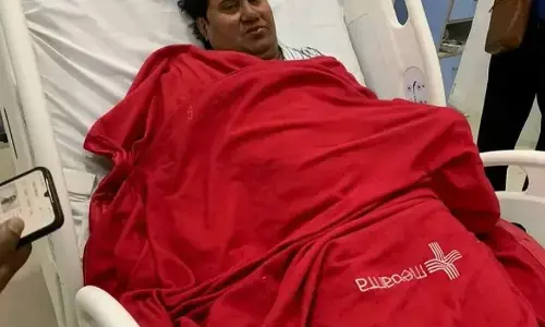 एक्सीडेंट के बाद सामने आई निरहुआ के भाई की पहली तस्वीर, जानें अब कैसी है तबियत एक्सीडेंट के बाद सामने आई निरहुआ के भाई की पहली तस्वीर, जानें अब कैसी है तबियत