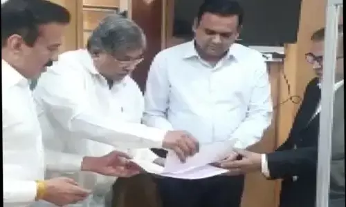 महाराष्ट्र विधानसभा स्पीकर के चुनाव में BJP विधायक राहुल नार्वेकर ने दाखिल किया नामांकन