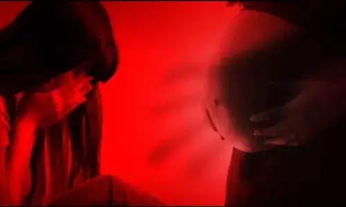 8 माह की गर्भवती नाबालिग रेप पीड़िता ने हाईकोर्ट से मांगी गर्भपात की अनुमति, कोर्ट ने सीएमओ से किया तलब 8 माह की गर्भवती नाबालिग रेप पीड़िता ने हाईकोर्ट से मांगी गर्भपात की अनुमति, कोर्ट ने सीएमओ से किया तलब