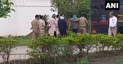 उमेश कोल्हे की हत्या में दोस्त युसूफ खान हुआ गिरफ्तार तो विवेक अग्निहोत्री ने कुछ यूं कसा तंज उमेश कोल्हे की हत्या में दोस्त युसूफ खान हुआ गिरफ्तार तो विवेक अग्निहोत्री ने कुछ यूं कसा तंज