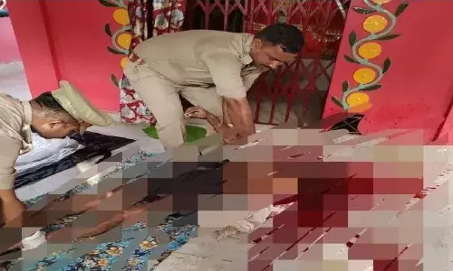 अयोध्या में मंदिर के बाहर सो रहे युवक की हत्या, गले पर धारदार हथियार से किया हमला अयोध्या में मंदिर के बाहर सो रहे युवक की हत्या, गले पर धारदार हथियार से किया हमला