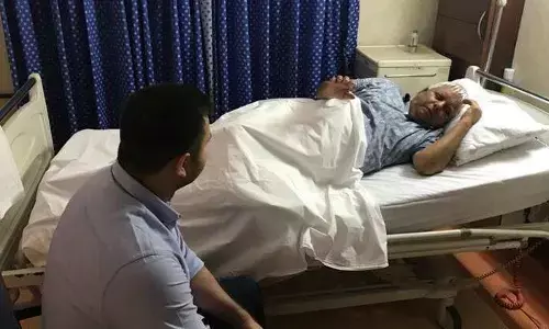 RJD सुप्रीमो लालू प्रसाद यादव सीढ़ियों से गिरे, कंधे की हड्डी में फ्रैक्चर, पीठ में भी लगी चोट, 2 महीने बेड रेस्ट की सलाह RJD सुप्रीमो लालू प्रसाद यादव सीढ़ियों से गिरे, कंधे की हड्डी में फ्रैक्चर, पीठ में भी लगी चोट, 2 महीने बेड रेस्ट की सलाह
