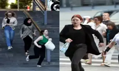 Denmark Mall Firing: डेनमार्क के शॉपिंग मॉल में अंधाधुंध फायरिंग में 3 की मौत, चीखते-भागते नजर आए लोग Denmark Mall Firing: डेनमार्क के शॉपिंग मॉल में अंधाधुंध फायरिंग में 3 की मौत, चीखते-भागते नजर आए लोग