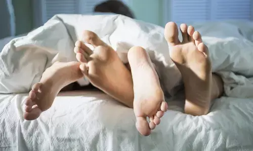 गर्लफ्रैंड के साथ शारीरिक संबंध बनाने के दौरान 28 वर्षीय युवक की हुई अचानक मौत, डाॅक्टर ने बताई ये वजह