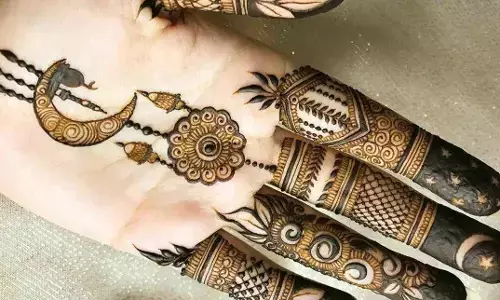 Eid al-Adha Mehendi Design: ईद-उल-अजहा के खास अवसर पर अपने हाथो को सजाएं इन खुबसूरत मेहंदी डिजाईन से, यहां देखें विडियो Eid al-Adha Mehendi Design: ईद-उल-अजहा के खास अवसर पर अपने हाथो को सजाएं इन खुबसूरत मेहंदी डिजाईन से, यहां देखें विडियो