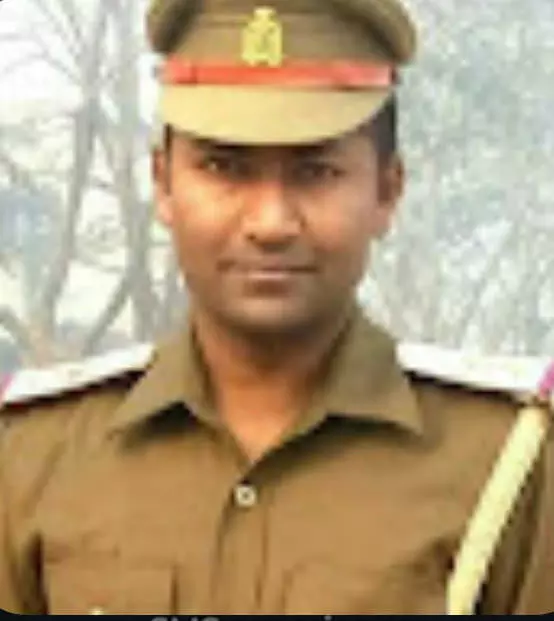 दुष्कर्म के मुकदमे में आरोपी को क्लीन चिट देना दारोगाजी को पड़ा महंगा, अब दारोगाजी को कोर्ट ने बनाया आरोपी दुष्कर्म के मुकदमे में आरोपी को क्लीन चिट देना दारोगाजी को पड़ा महंगा, अब दारोगाजी को कोर्ट ने बनाया आरोपी