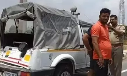 शिवपाल यादव के सुरक्षा दस्ते को रोडवेज बस ने मारी टक्कर, जानिए क्या हुआ हाल