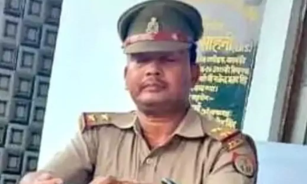 सीएम पर अभद्र टिप्पणी के बाद SO लाइन हाजिर सीएम पर अभद्र टिप्पणी के बाद SO लाइन हाजिर