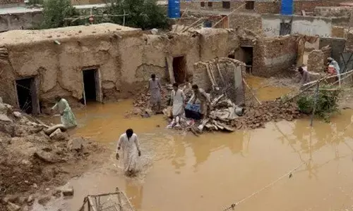पाकिस्तान में भी मॉनसून की बारिश ने मचाई तबाही, अब तक 77 लोगों की मौत, राष्ट्रीय आपदा घोषित पाकिस्तान में भी मॉनसून की बारिश ने मचाई तबाही, अब तक 77 लोगों की मौत, राष्ट्रीय आपदा घोषित