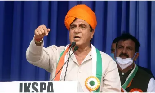 Raj Babbar two year jail: राज बब्बर को 2 साल जेल की सज़ा, जानें क्यों Raj Babbar two year jail: राज बब्बर को 2 साल जेल की सज़ा, जानें क्यों