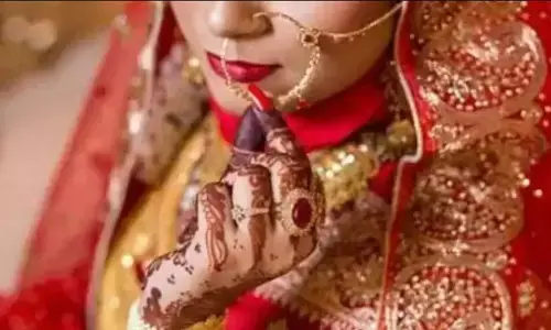 Etawah Latest News: दूल्हे का रंग देख फेरे छोड़ कर भागी दुल्हन, बोली- फोटो किसी और की शादी किसी और से… Etawah Latest News: दूल्हे का रंग देख फेरे छोड़ कर भागी दुल्हन, बोली- फोटो किसी और की शादी किसी और से…