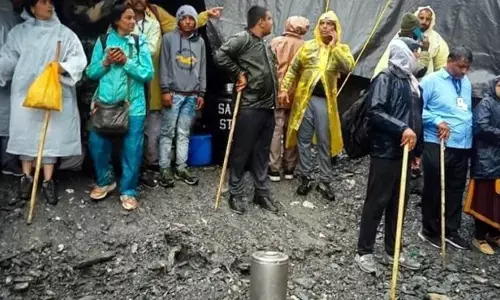 Cloud burst near Amarnath: हादसे में अब तक 13 शव हुए बरामद, पीएम मोदी ने जताया दुख Cloud burst near Amarnath: हादसे में अब तक 13 शव हुए बरामद, पीएम मोदी ने जताया दुख