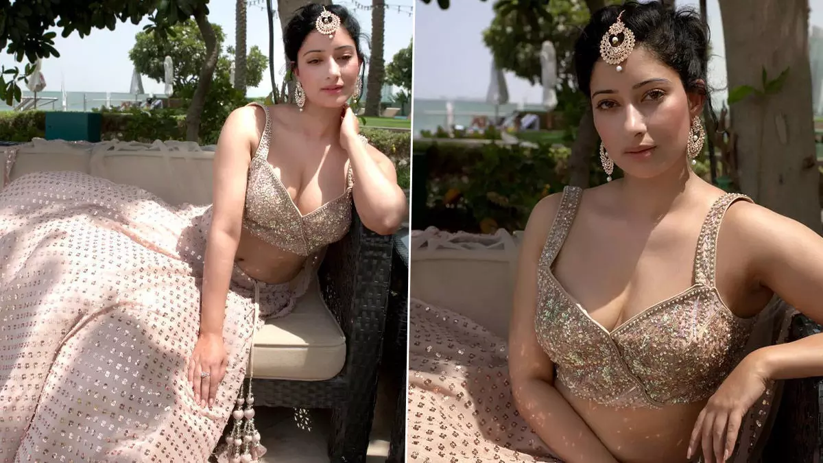 Niharica Raizada Sexy Video Photo: एक्ट्रेस Niharica Raizada ने गोल्डन लहंगा पहनकर कराया हॉट फोटोशूट, ग्लैमर से भरी Sexy Photos हुई Viral Niharica Raizada Sexy Video Photo: एक्ट्रेस Niharica Raizada ने गोल्डन लहंगा पहनकर कराया हॉट फोटोशूट, ग्लैमर से भरी Sexy Photos हुई Viral