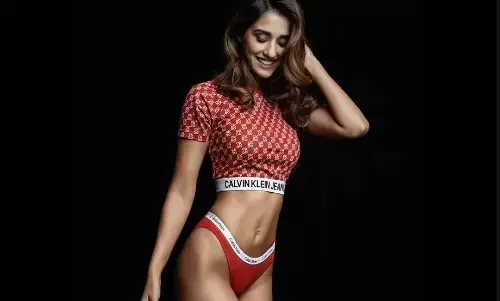 Disha Patani Sexy Video Photos: Disha Patani ने Sexy अंदाज में कराया Hot फोटोशूट, ब्लैक ड्रेस में दिखा बेहद ग्लैमरस अंदाज Disha Patani Sexy Video Photos: Disha Patani ने Sexy अंदाज में कराया Hot फोटोशूट, ब्लैक ड्रेस में दिखा बेहद ग्लैमरस अंदाज