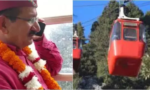 उत्तराखंड के सुरकंडा देवी मंदिर का रोपवे अचानक रुका, BJP विधायक समेत कई लोग ट्रॉली में फंसे!