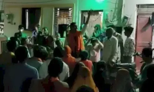 जिन घरों पर कांग्रेस के झंडे, फोटो खींचो और सबक सिखाओ, वोटर्स को धमकाते दिखे BJP के महापौर प्रत्याशी