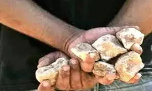 मस्जिद पर कब्जेदारी को लेकर पथराव, दो पर केस दर्ज मस्जिद पर कब्जेदारी को लेकर पथराव, दो पर केस दर्ज