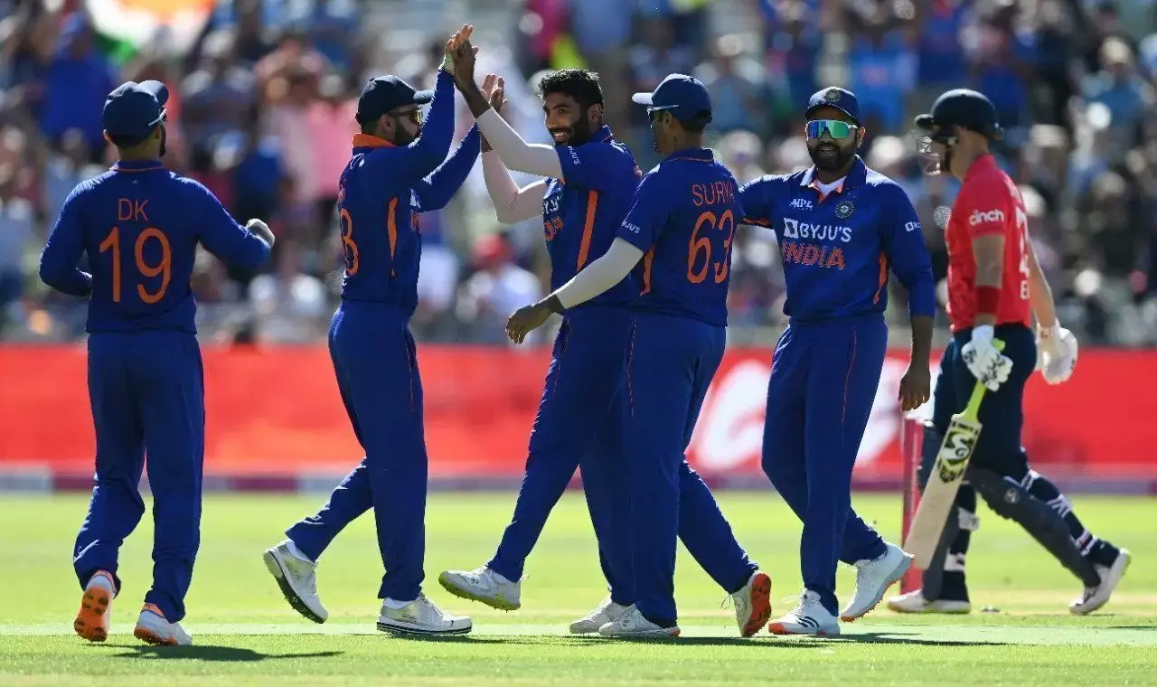 IND vs ENG 1st ODI LIVE : इंग्‍लैंड की टीम 110 रन पर ऑलआउट, बुमराह ने वनडे करियर में दूसरी बार झटके 5 विकेट