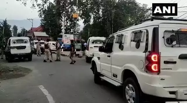 J&K : श्रीनगर के लाल बाजार में पुलिस टीम पर घात लगाकर आतंकी हमला, एक ASI शहीद