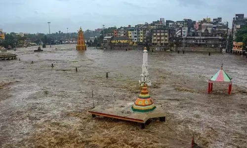 Gujarat Flood: गुजरात में विनाशकारी बाढ़, अबतक 63 की मौत, 10 हजार लोग सुरक्षित जगह भेजे गए