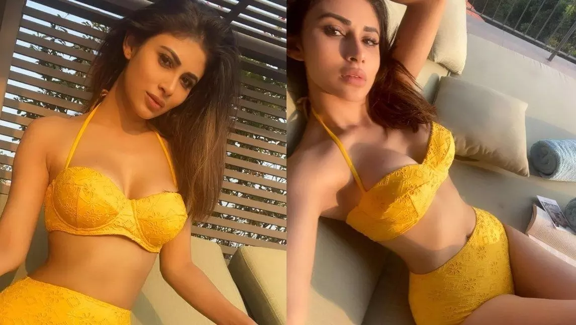 Mouni Roy Sexy Video Photos: मौनी रॉय ने रेड हॉट साड़ी में बढ़ाया टेम्परेचर, एक्ट्रेस का स्टनिंग अवतार देख घायल हुए यूजर्स Mouni Roy Sexy Video Photos: मौनी रॉय ने रेड हॉट साड़ी में बढ़ाया टेम्परेचर, एक्ट्रेस का स्टनिंग अवतार देख घायल हुए यूजर्स