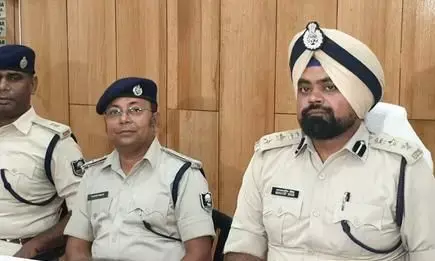 पटना के एसएसपी बुरे फंसे, बोले PFI की तरह आरएसएस की तरह ट्रेनिंग दी जाती है पटना के एसएसपी बुरे फंसे, बोले PFI की तरह आरएसएस की तरह ट्रेनिंग दी जाती है