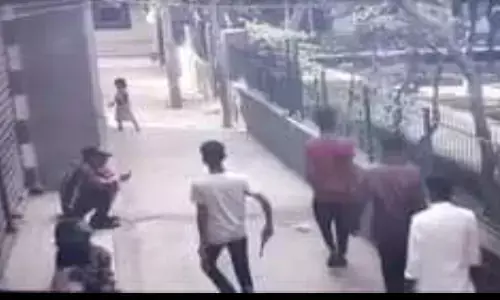 पिता की हुई पिटाई तो बदला लेने के लिए बेटे ने आंख पर मारी गोली पिता की हुई पिटाई तो बदला लेने के लिए बेटे ने आंख पर मारी गोली