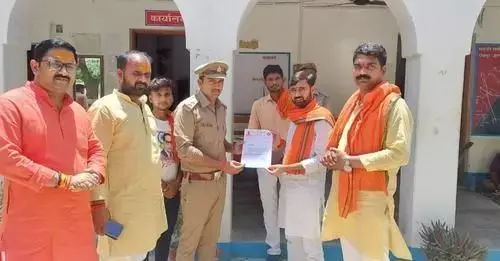 महादेव पर अशोभनीय टिप्पणी करने वाले के खिलाफ थाने में तहरीर महादेव पर अशोभनीय टिप्पणी करने वाले के खिलाफ थाने में तहरीर