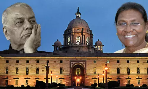 Presidential Election 2022 Live: राष्ट्रपति चुनाव के लिए PM मोदी-अमित शाह-CM योगी ने डाला वोट, मुर्मू या सिन्हा में कौन मारेगा बाजी? Presidential Election 2022 Live: राष्ट्रपति चुनाव के लिए PM मोदी-अमित शाह-CM योगी ने डाला वोट, मुर्मू या सिन्हा में कौन मारेगा बाजी?