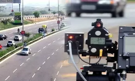 नोएडा के किस रोड पर कितनी होगी वाहनों की स्पीड, जान लीजिए वरना हो जाएगा चालान