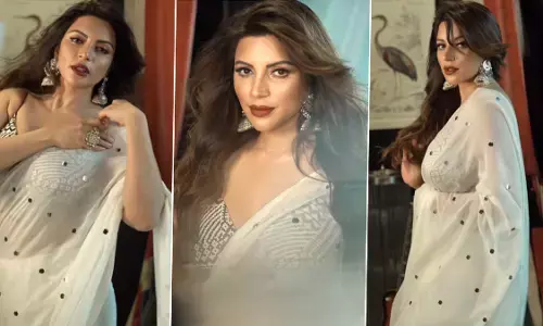 Shama Sikander Sexy Video Photos: शमा सिकंदर का ट्रांसपेरेंट साड़ी में दिखा स्टनिंग अवतार, यूजर्स बोले-फायर हो तुम Shama Sikander Sexy Video Photos: शमा सिकंदर का ट्रांसपेरेंट साड़ी में दिखा स्टनिंग अवतार, यूजर्स बोले-फायर हो तुम