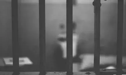 ट्रांसजेंडर कैदी ने महिला जेल में दो महिलाओं को किया प्रेग्नेंट! मच गया बवाल