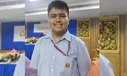 सीबीएसई कक्षा 10 वीं में नोएडा के मयंक यादव ने 500/500 अंकों के साथ टॉप किया सीबीएसई कक्षा 10 वीं में नोएडा के मयंक यादव ने 500/500 अंकों के साथ टॉप किया