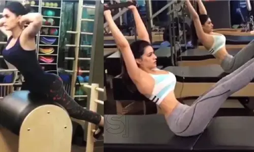 Kriti Sanon  Sexy Video Photos: Kriti Sanon ने अपने फिटनेस ट्रेलर संग किया हॉट वर्कआउट, फैंस को दे रही हैं फिटनेस मोटिवेशन (Watch Video)