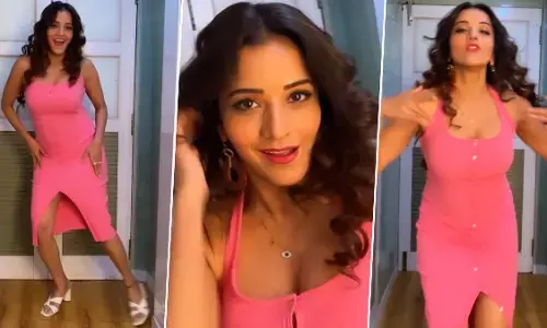 Monalisa Sexy Video Photo: भोजपुरी एक्ट्रेस Monalisa ने गुलाबी ड्रेस पहनकर किया सेक्सी डांस, दिलकश अंदाज में ये Video हुआ Viral