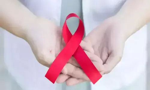 एचआईवी-दवाओं की कमी के कारण लोग अनिश्चितक़ालीन धरने पर एचआईवी-दवाओं की कमी के कारण लोग अनिश्चितक़ालीन धरने पर