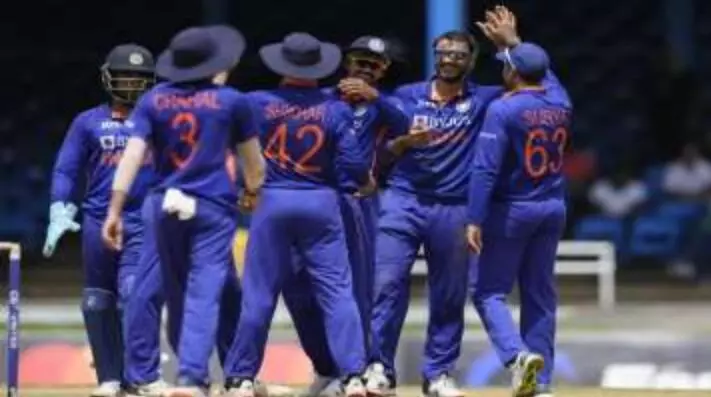 अक्षर पटेल की तूफानी पारी से भारत ने वेस्टइंडीज को हराकर सीरीज अपने नाम की अक्षर पटेल की तूफानी पारी से भारत ने वेस्टइंडीज को हराकर सीरीज अपने नाम की