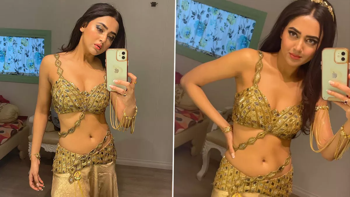 Tejasswi Prakash Sexy Photo video: गोल्डन आउटफिट में दिखा तेजस्वी प्राकाश का सिजलिंग अवतार, यूजर्स हार बैठे अपना दिल