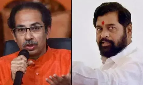 Who Is Real Shiv Sena: सुप्रीम कोर्ट तक पहुंची असली शिवसेना की लड़ाई, उद्धव गुट ने चुनाव आयोग के फैसले को बताया असंवैधानिक Who Is Real Shiv Sena: सुप्रीम कोर्ट तक पहुंची असली शिवसेना की लड़ाई, उद्धव गुट ने चुनाव आयोग के फैसले को बताया असंवैधानिक
