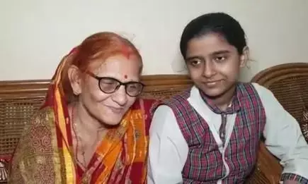 मां की मौत के बाद पिता ने छोड़ दिया, उस बेटी ने 10वीं में हासिल किए  99.4 प्रतिशत अंक, नानी ने रोकर बताई अपनी कहानी