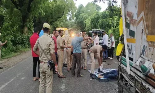 यूपी : चेकिंग के दौरान ट्रक ने ARTO के सिपाही और ड्राइवर को रौंदा, मौके पर ही मौत