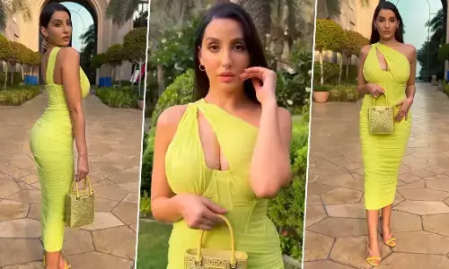 Nora Fatehi Sexy Video Photos: डीप नेक बॉडीकॉन ड्रेस में नोरा फतेही ने बढ़ाया टेम्परेचर, एक्ट्रेस का सिजलिंग अवतार देख घायल हुए फैंस Nora Fatehi Sexy Video Photos: डीप नेक बॉडीकॉन ड्रेस में नोरा फतेही ने बढ़ाया टेम्परेचर, एक्ट्रेस का सिजलिंग अवतार देख घायल हुए फैंस