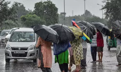 Uttar Pradesh Weather Update : लखनऊ समेत 50 जिलों में भारी बारिश की चेतावनी Uttar Pradesh Weather Update : लखनऊ समेत 50 जिलों में भारी बारिश की चेतावनी